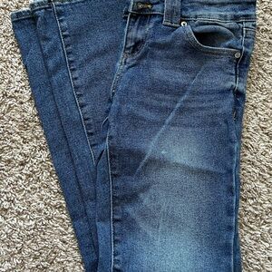 Women’s dark blue low-rise jeans